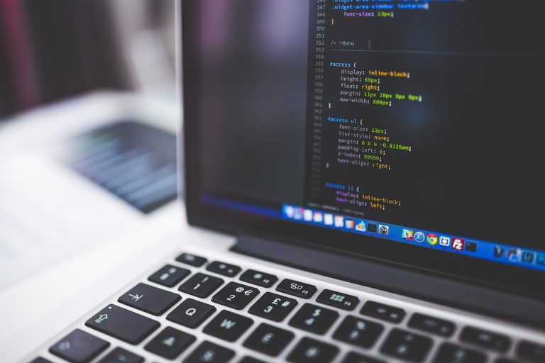 애플, 앤스로픽과 손잡고 Xcode에 ‘Vibe-Coding’ 도입 추진